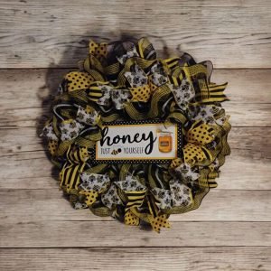 Bumble Bee Mesh Wreath-1